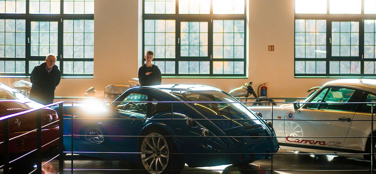 Behind the Wheel of Elegance: Exploring the Stylish Features of Vintage Cars